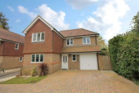 4 bedroom Detached t...